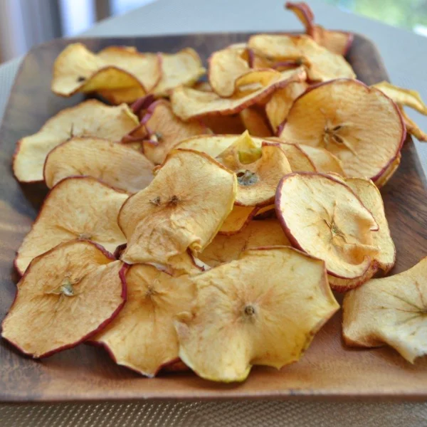 Rodajas crujientes de manzana deshidratada
